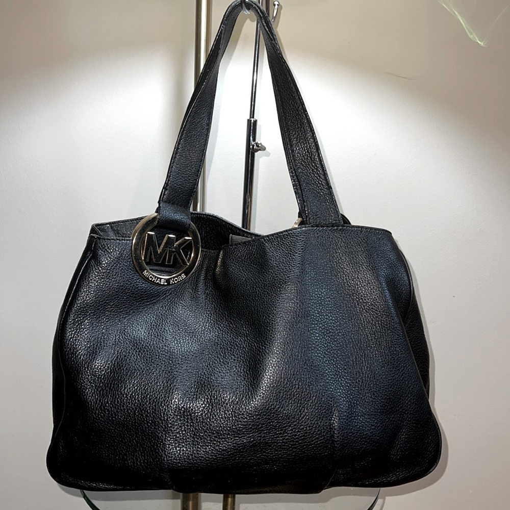 EUC - Michael Kors Black Leather Shoulder Tote